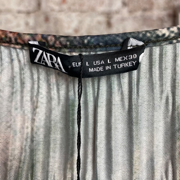 NWT Zara Womenʻs Pleated Wrap Kimono Blouse Large - Picture 4 of 9